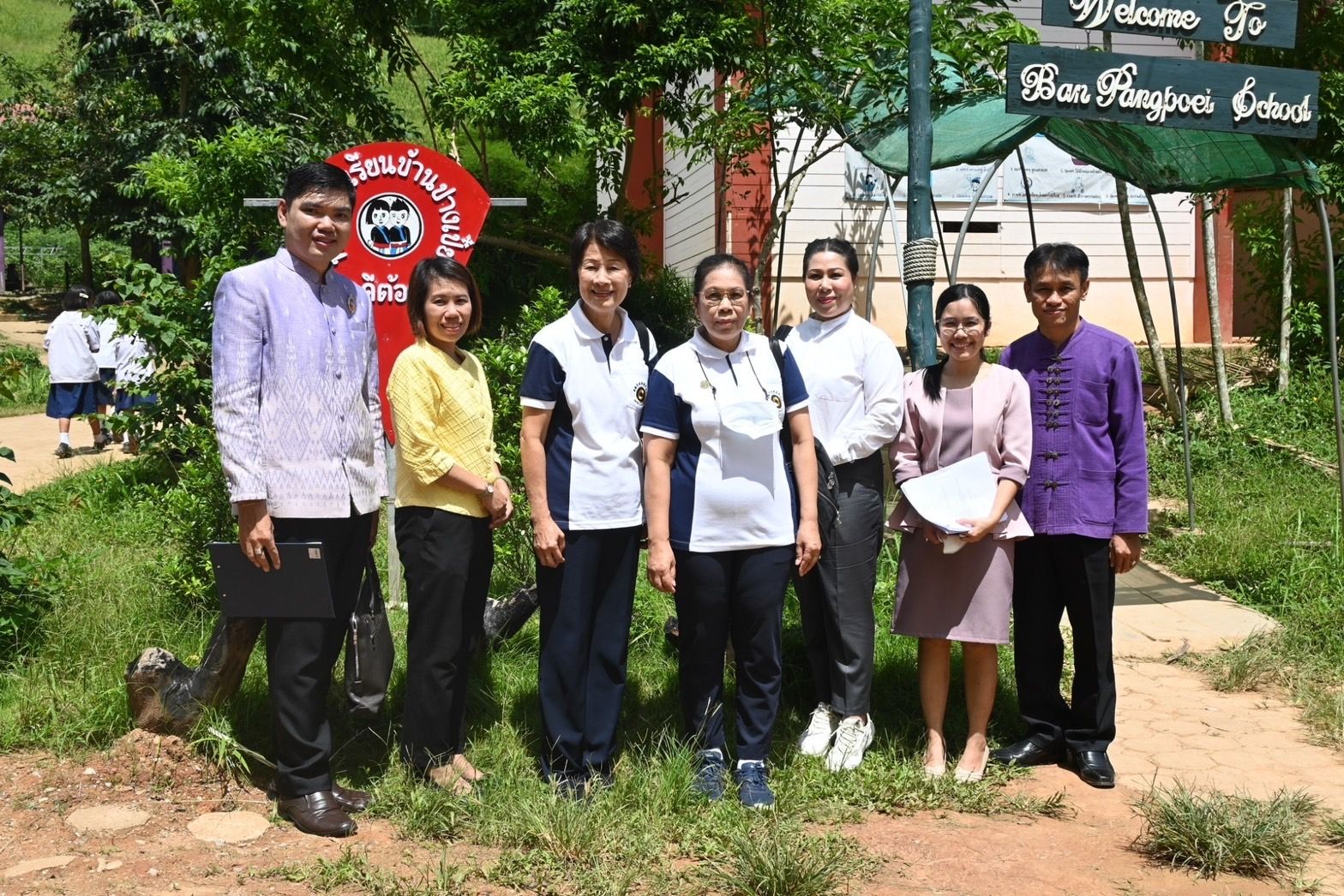 มอบถุงยังชีพการศึกษาและคัมภีร์คุณธรรมเยาวชน
ณ โรงเรียนปางเป๋ย